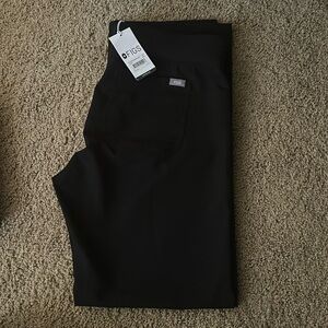 Figs Technical Collection Black scrub pants size Medium